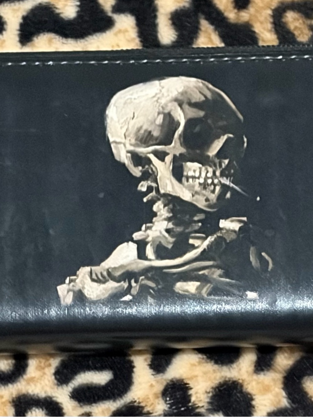 Vincent van Gogh - Skull with Burning Cigarette Wallet - Picture 5 of 6